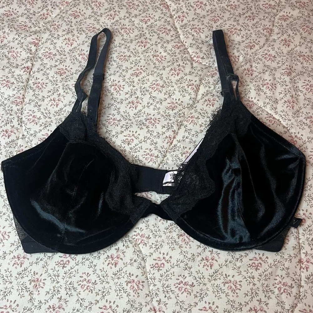Black lace velvet bra unlined